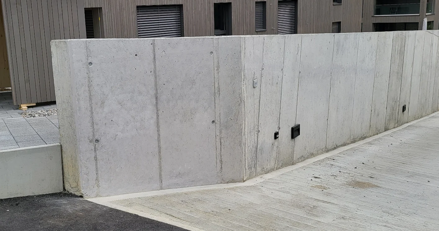 Betonwand in Seon nach der Betonkosmetik