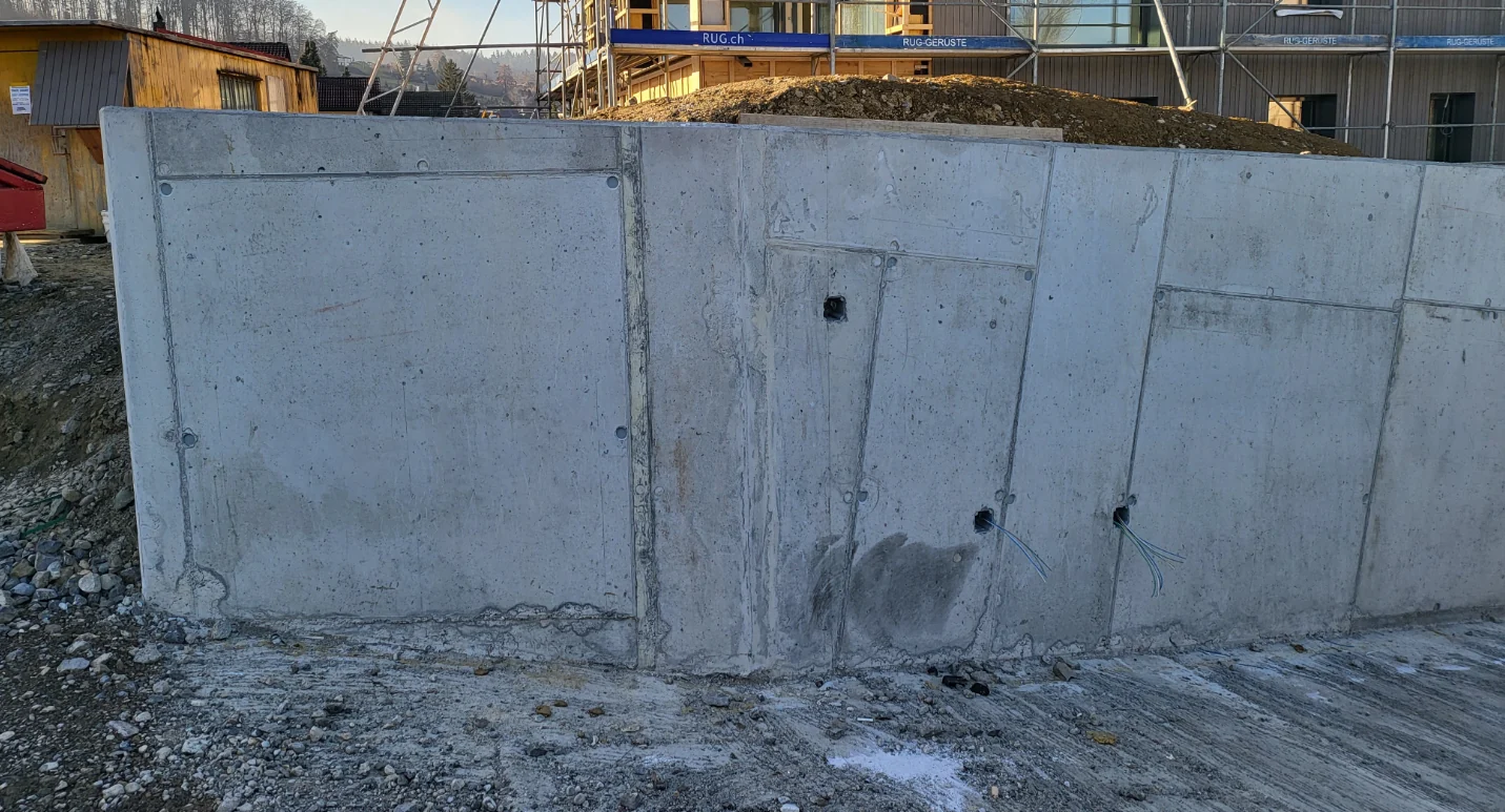 Betonwand in Seon vor der Betonkosmetik